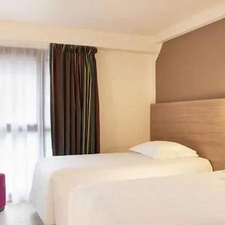 Escale Oceania Centre فندق