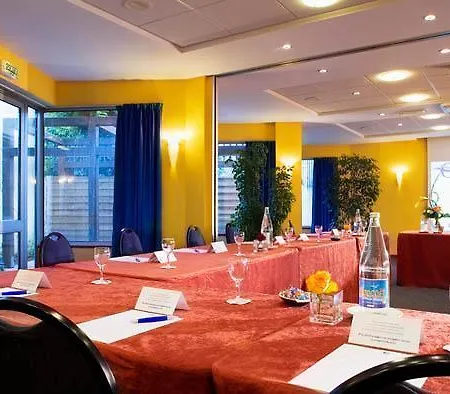 Escale Oceania Centre فان