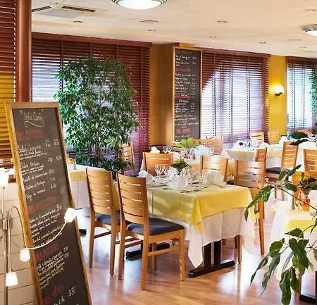 Escale Oceania Centre فندق
